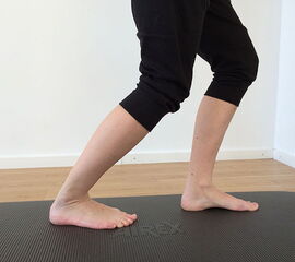 Wadendehnung mit gebeugtem Knie